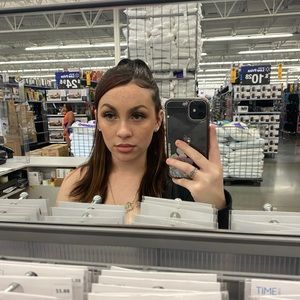 Meet your Posher, Ariel